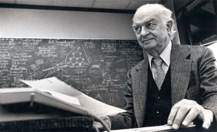 10 Mind-blowing Facts About Linus Pauling