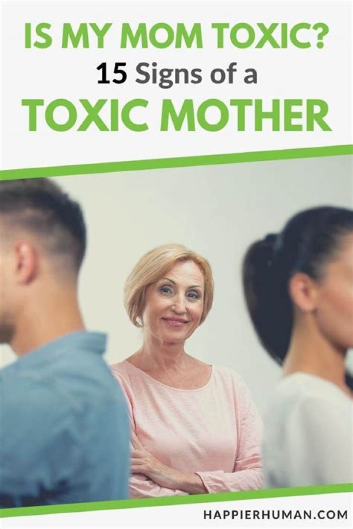 10 Signs Your Mom Friends Are Toxic AF