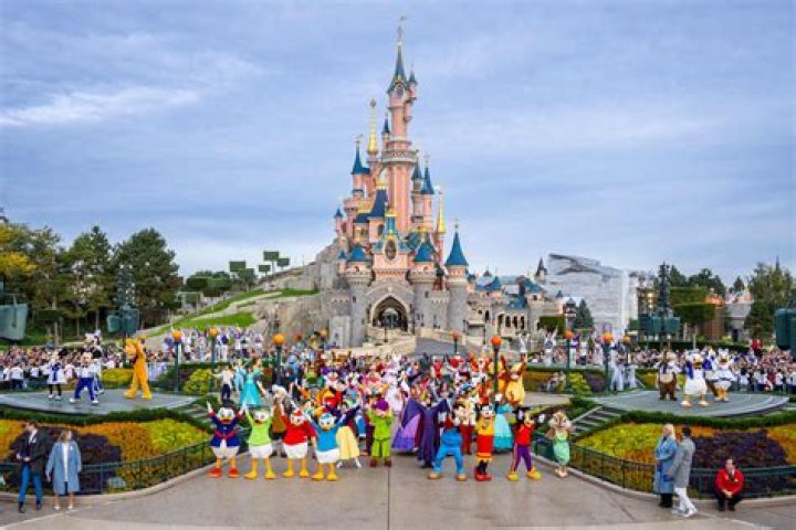 11 Facts About Disneyland Paris