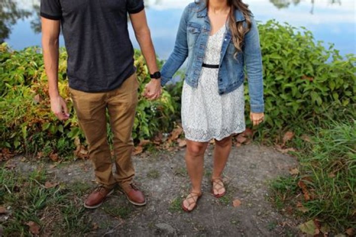 11 Signs Of A Good Girlfriend | Lorna Poole