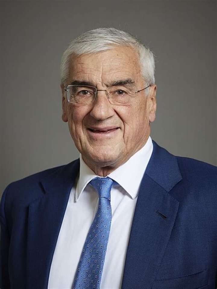 14 Intriguing Facts About Michael Hintze