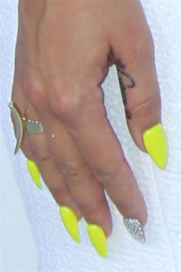 162 Celebrity Yellow Nail Polish Photos
