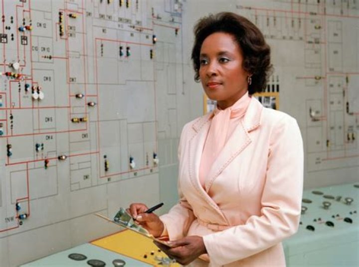 18 Annie Easley Facts: The First African American In NASA
