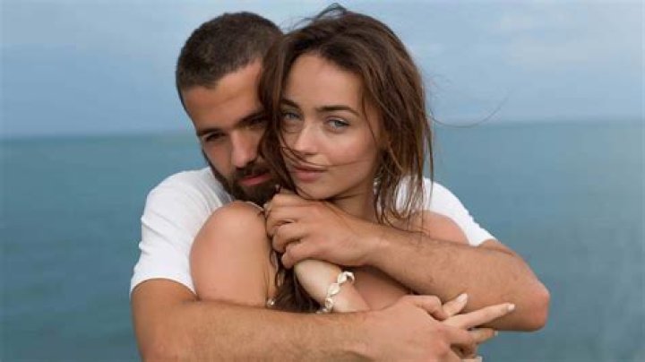 19 Very Unusual Reasons Women Love Their Husbands