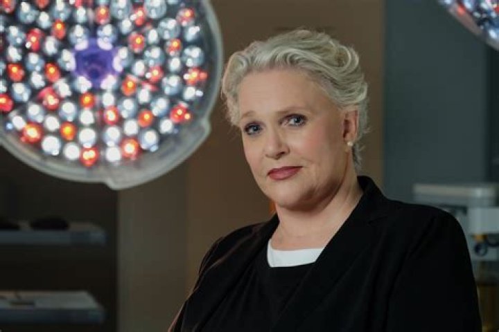 21 Astounding Facts About Sharon Gless