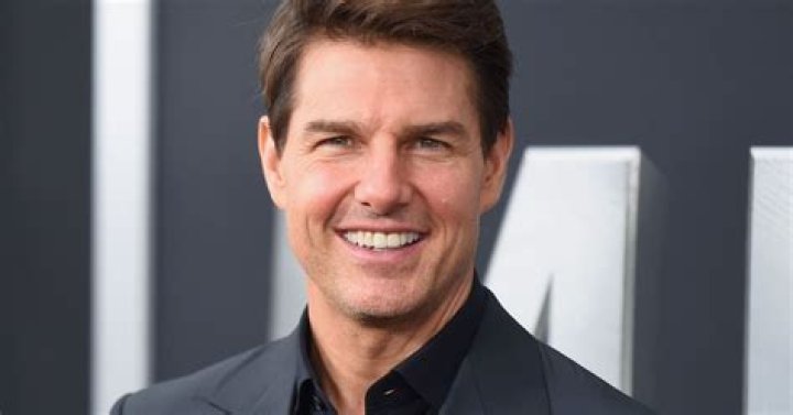 23 Unsettlingly Nice Tom Cruise Stories