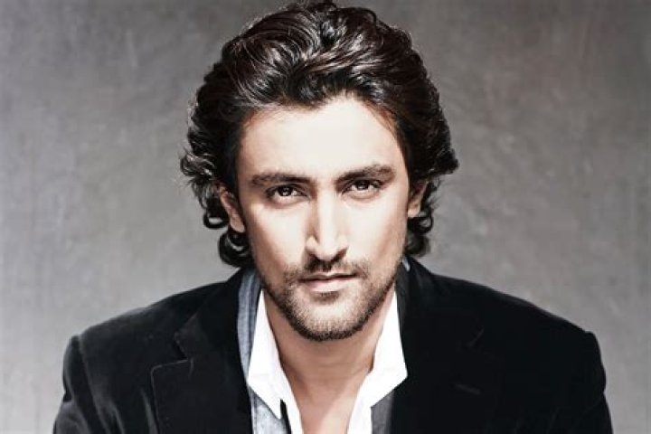 24 Surprising Facts About Kunal Kapoor