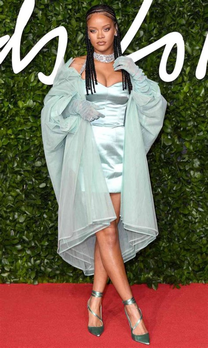 30 of Rihanna's Best Fashion Moments