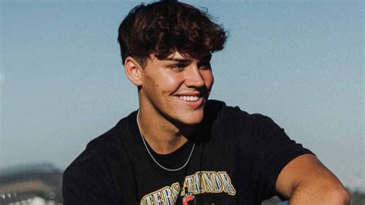 38 Facts about Noah Beck