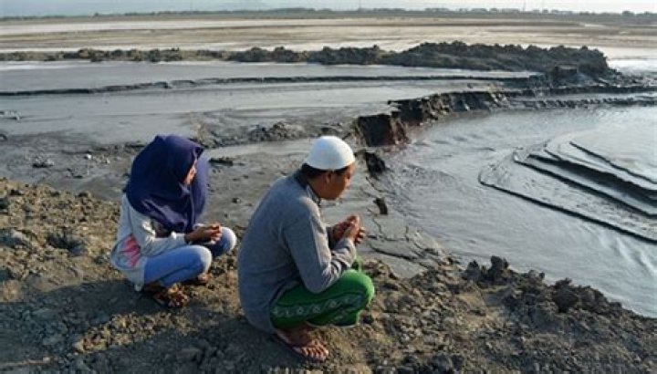 84 Lapindo Mud Erupted Remain Uncompensated