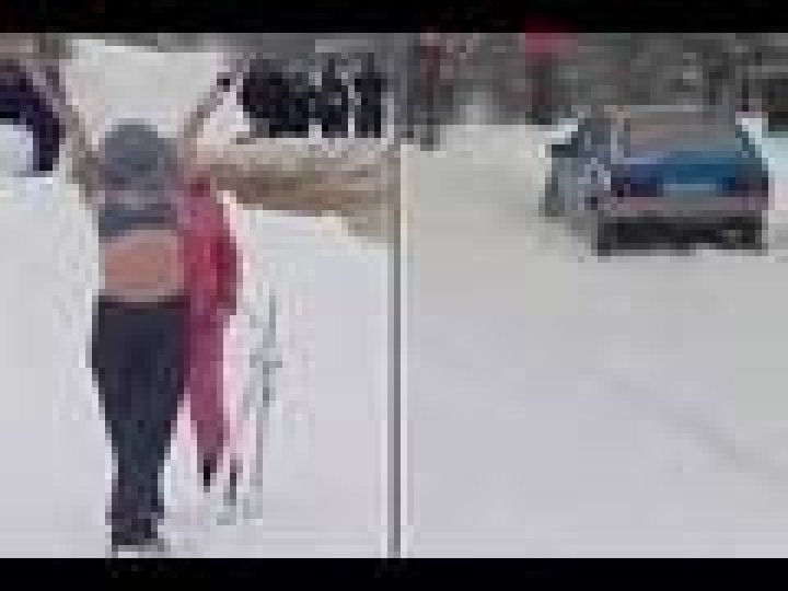 A fan flashes her breasts to a driver during a rally and causes an accident: It broke my concentration