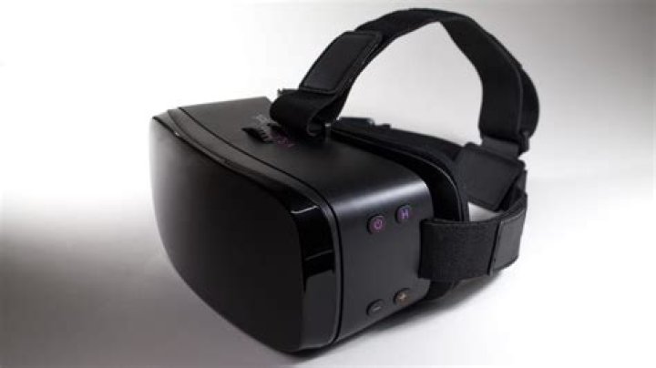 	A First Look at VRotica, a $220 Virtual Reality Headset Just for Watching Porn (EXCLUSIVE)	