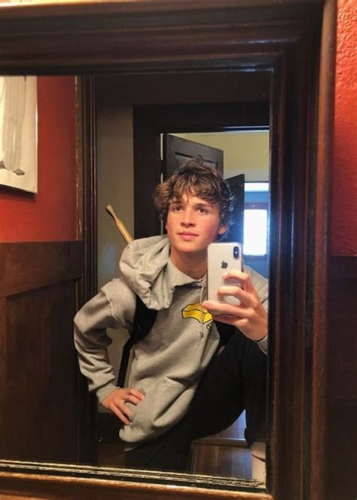 Aaron Hull Biography, Height, Age, Family, Facts, Net Worth