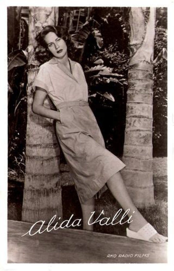 Alida Valli and Oscar De mejo