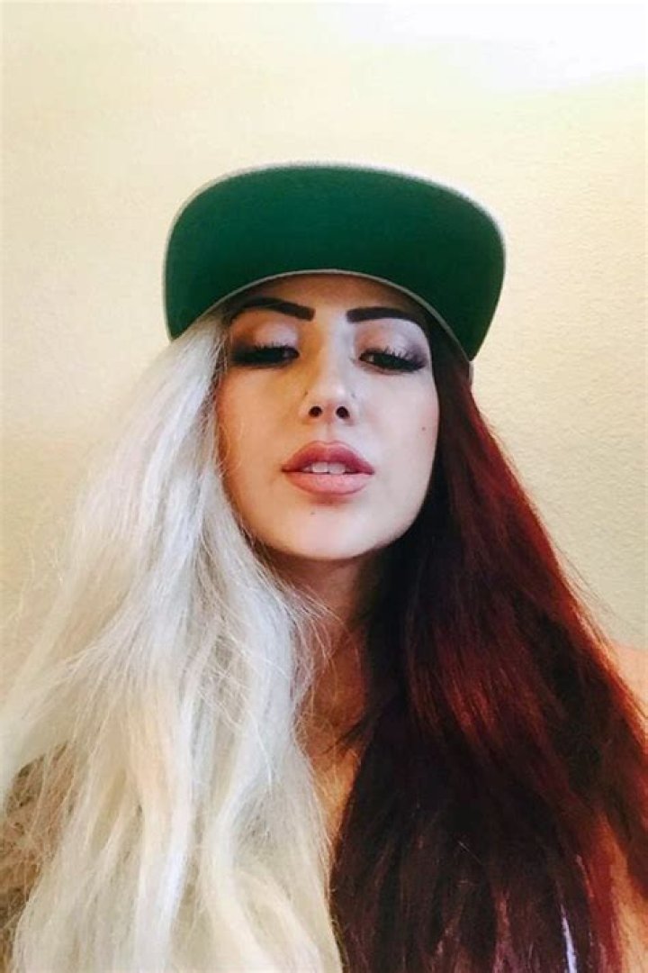 Allison Green's Hairstyles & Hair Colors
