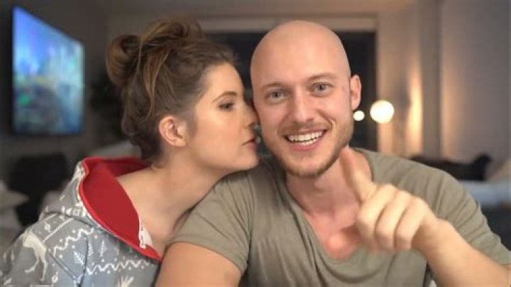 Amanda Cerny and Johannes Bartl
