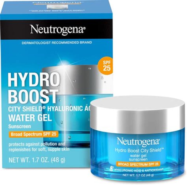 Amazon Shoppers Call This Neutrogena Moisturizer the Fountain of Youth