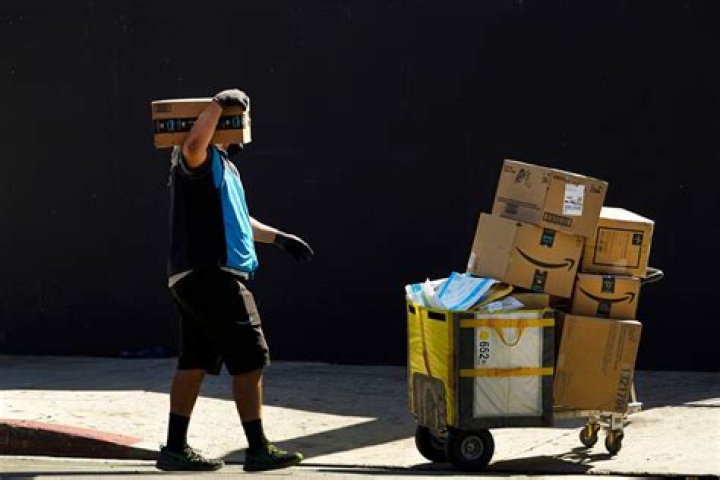 Amazon to raise average hourly pay in October