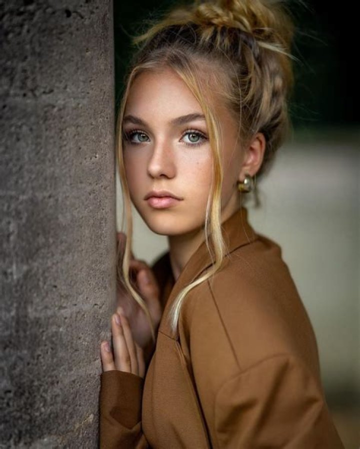Amelie Lammers Biography, Wiki, Age, Height, Family