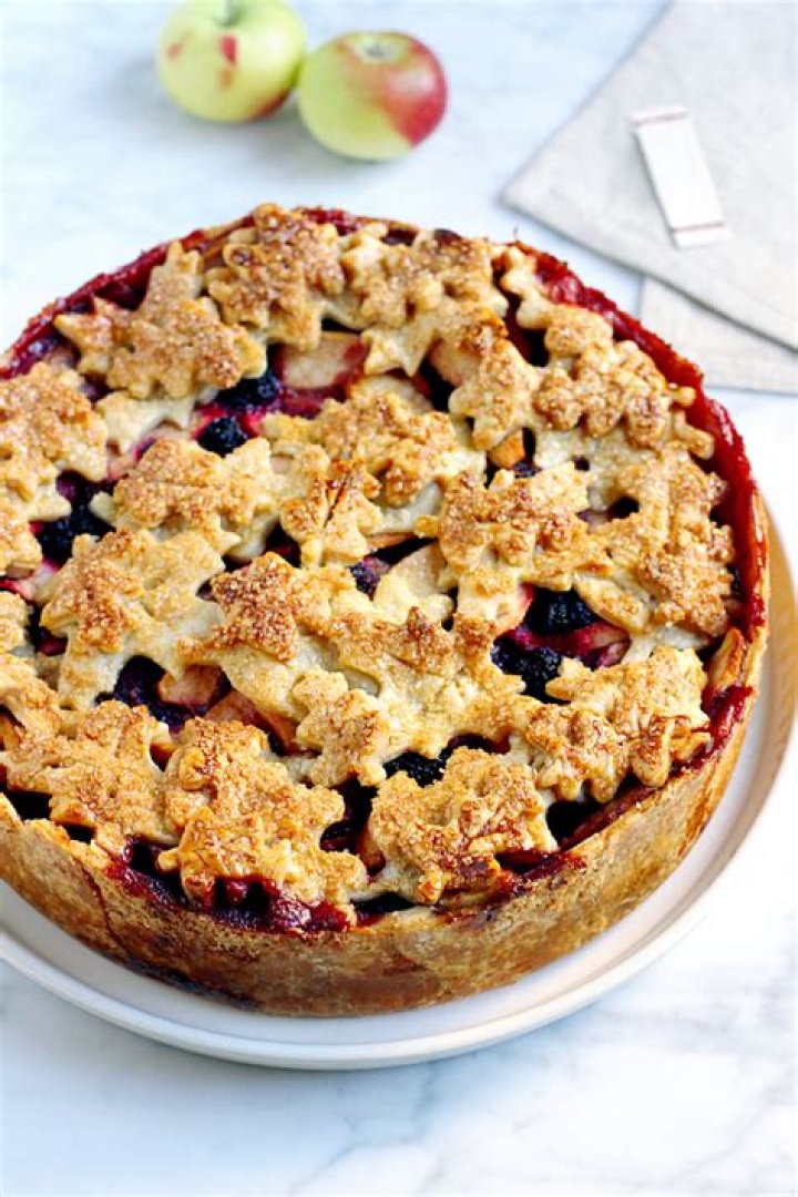 Apple Berry Pie | Maria Betar | Recipe