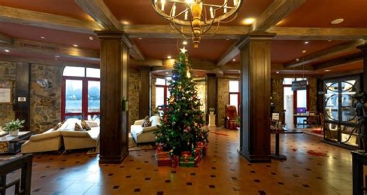 Are Hotels Open On Christmas Day?