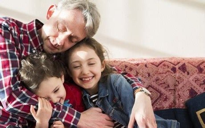 Are single dads more attractive than other men?