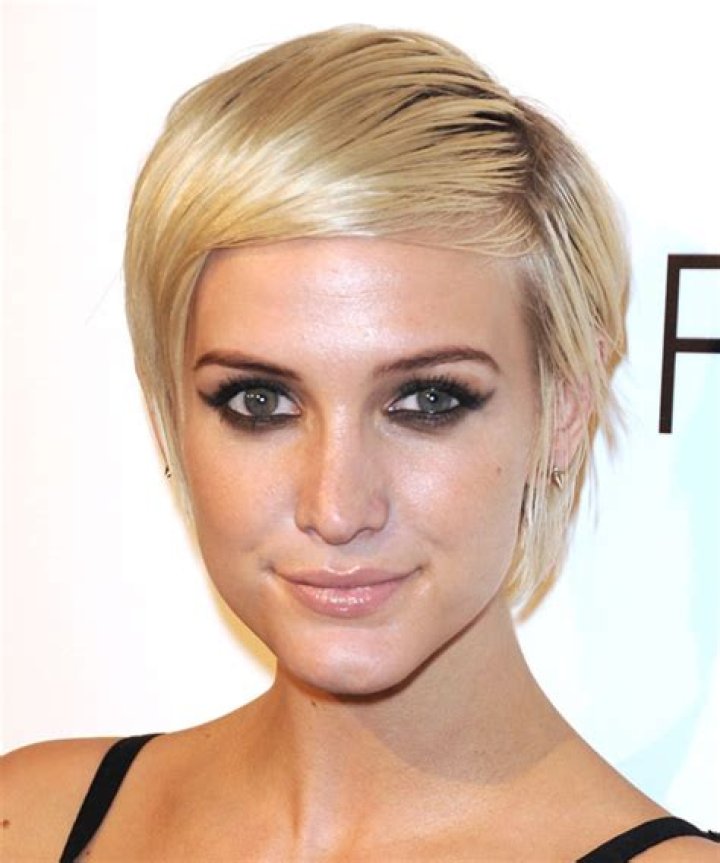 Ashlee Simpson Reviews All Her Past Hairstyles