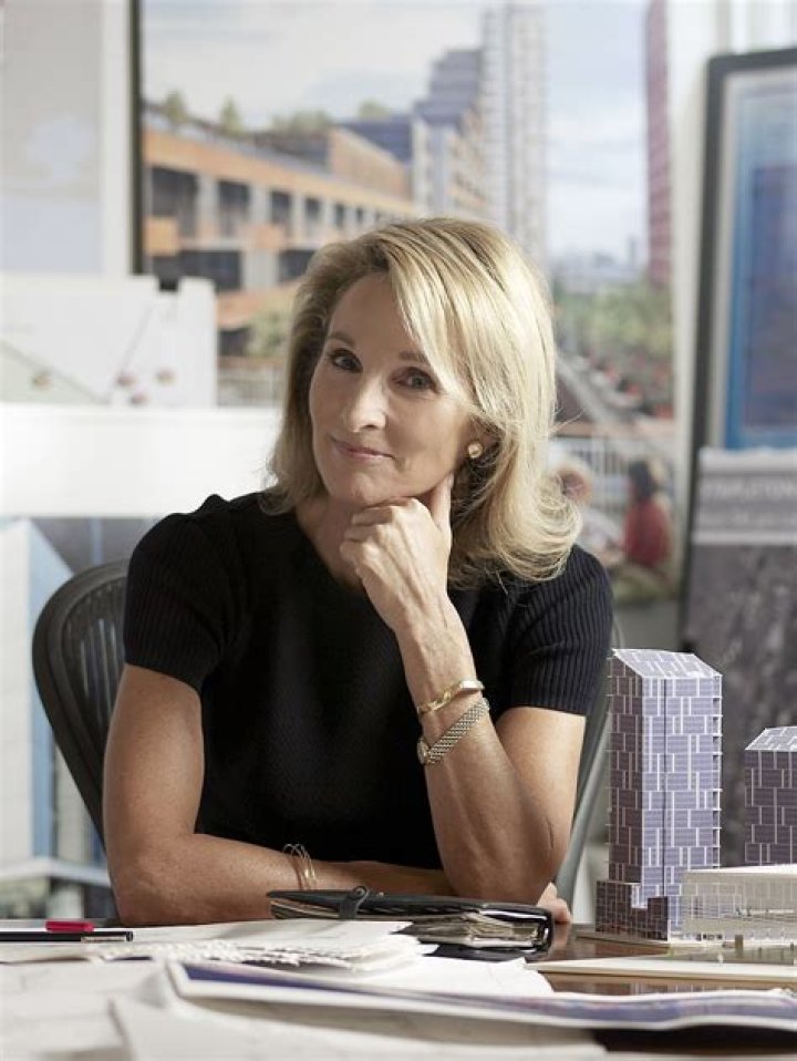 Biography of Amanda Burden