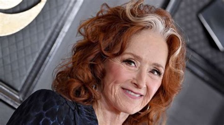 Bonnie Raitt Undergoing Surgery for 'Medical Situation'