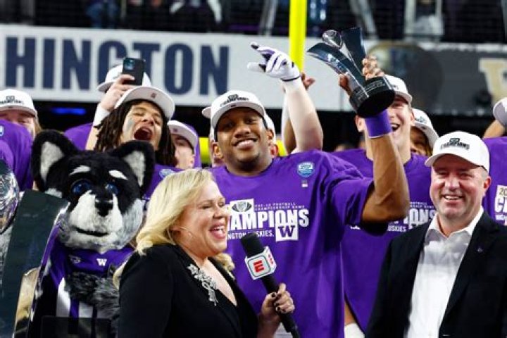 Bowl Projections 2023-24: Predictions for Top Teams Ahead of Final CFP Poll Reveal | News, Scores, Highlights, Stats, and Rumors