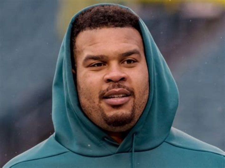 Brandon Brooks Bio, Age, Height, Girlfriend, Net Worth