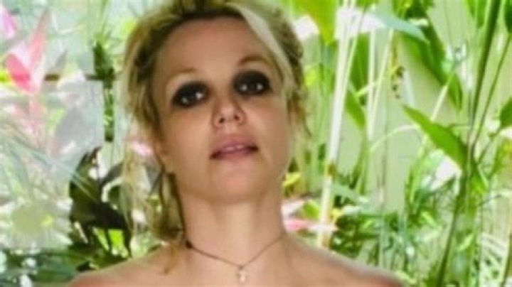 Britney Spears explains the reasons why she poses nude on Instagram