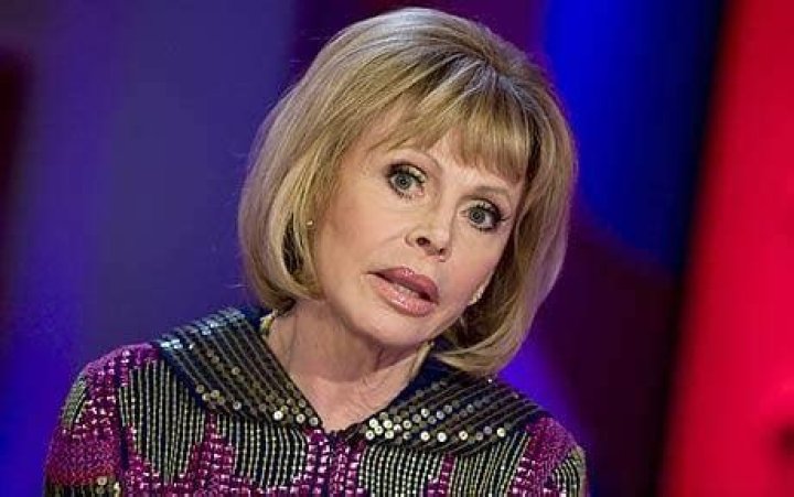 Britt Ekland to bare all on stage