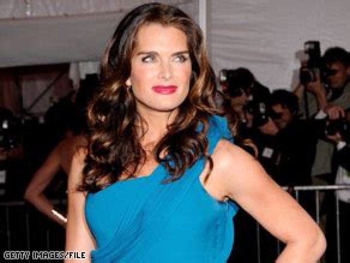 Brooke Shields upset over mom's tabloid lunch date