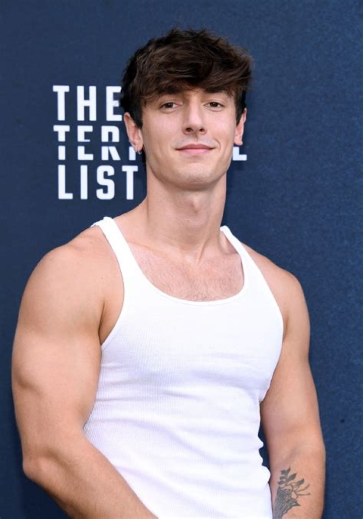 Bryce Hall Net Worth, Height, Age, Addison Rae, Boxing, Bio
