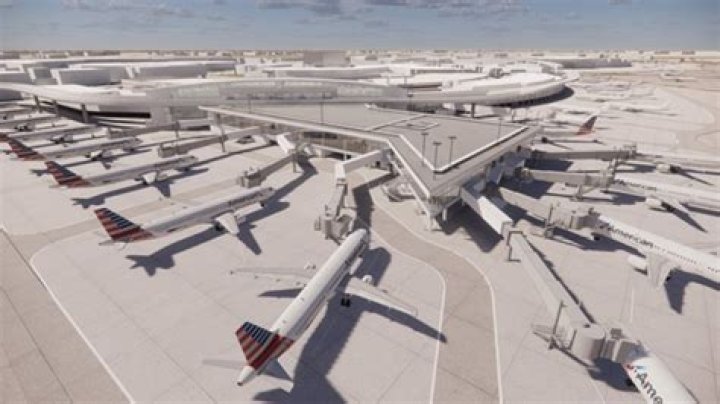 Butt naked man causes complete chaos in Dallas Airport