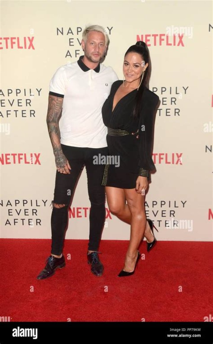 Camille Guaty and Sy Rhys Kaye
