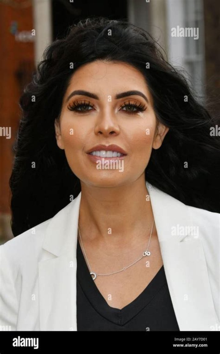 Cara Delahoyde-Massey Biography, Wiki, Age, Height, Facts
