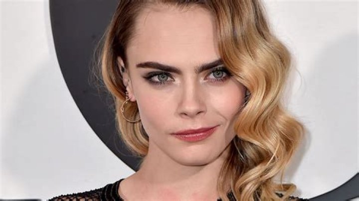 Cara Delevingne Went From Blonde to Brunette