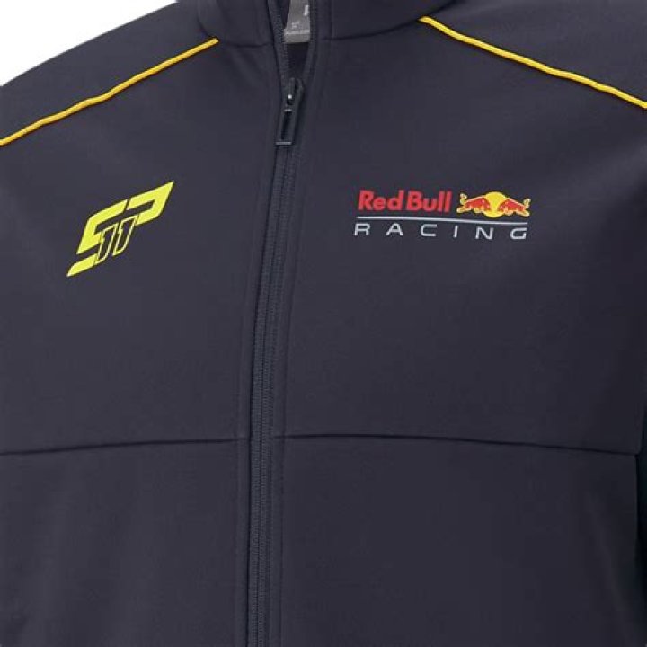 Chamarra Red Bull Checo Pérez: modelos, precios y dónde las venden