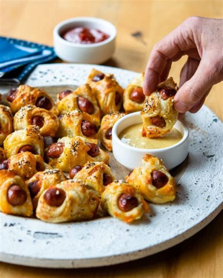 Cheesy Piggies in a Blanket with Come-Back Sauce | Recipe