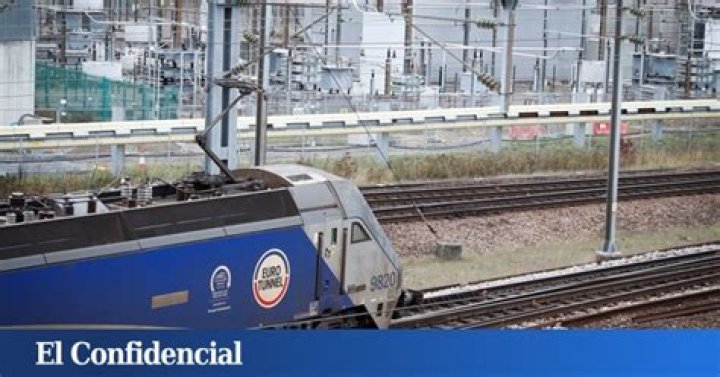 cientos de pasajeros atrapados bajo el Canal de la Mancha