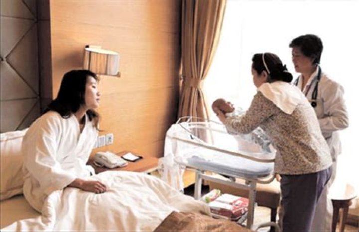 CNN.com - 'Mothering the mother' during birth