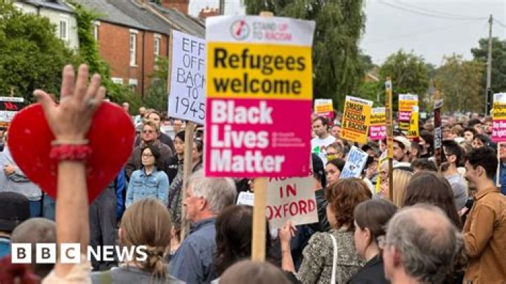 CNN.com - London Times goes strictly tabloid