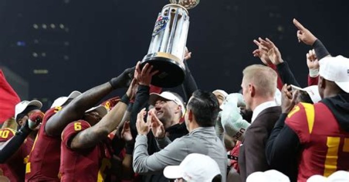 College football bowl games live updates: Schedule, how to watch, predictions, analysis