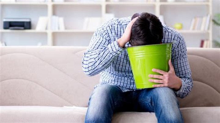¿Cómo detener el vómito? Estas son las pautas según la causa