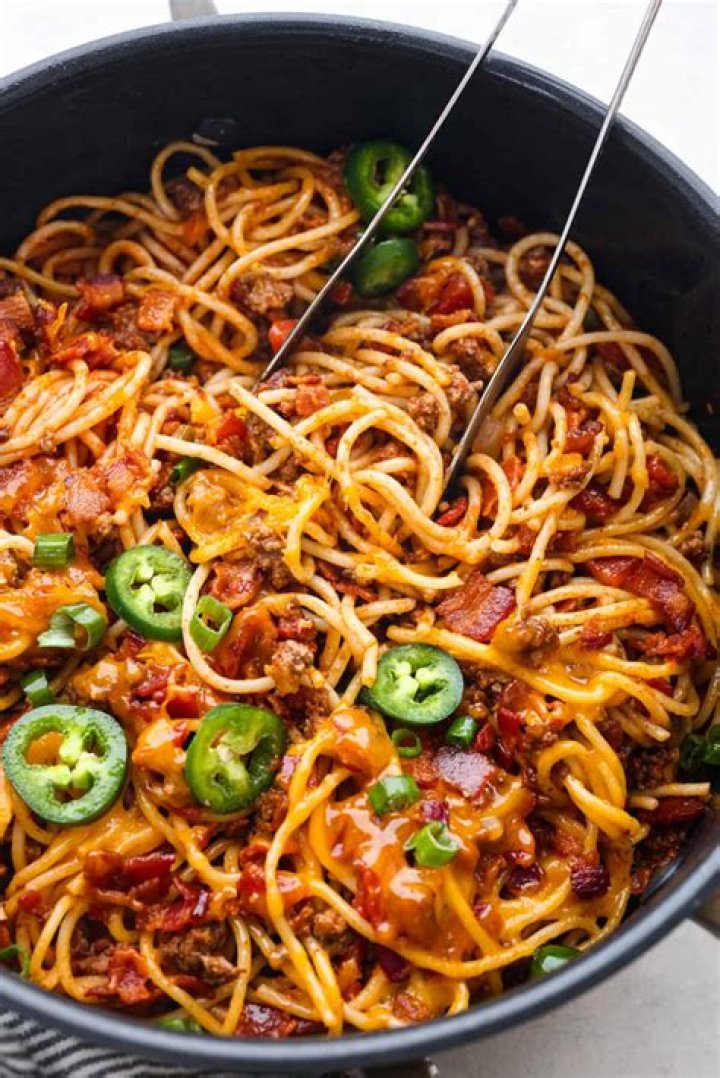 Cowboy Spaghetti With Cheddar Cheese Sauce | Recipe