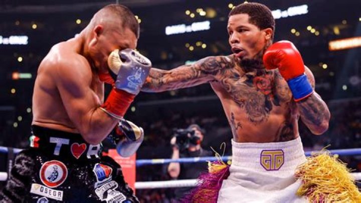 ¿Cuánto ganó Isaac Cruz peleando contra Gervonta Davis?