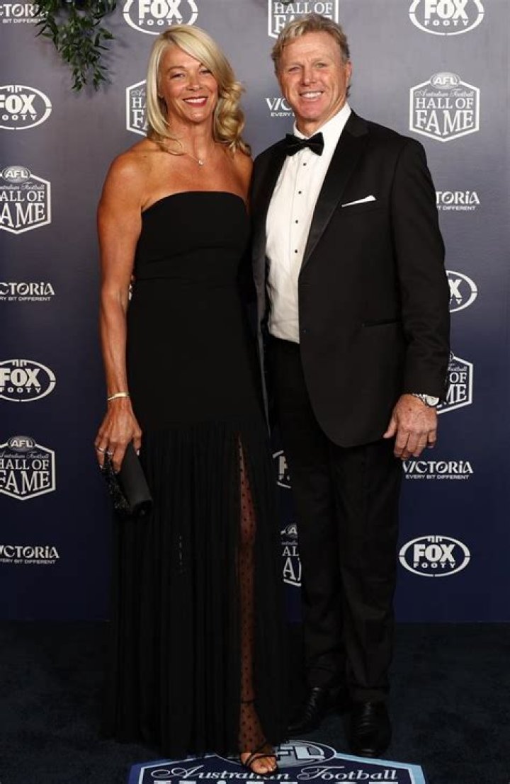 Dermott Brereton's First Wife: A Comprehensive Look Into Their Relationship