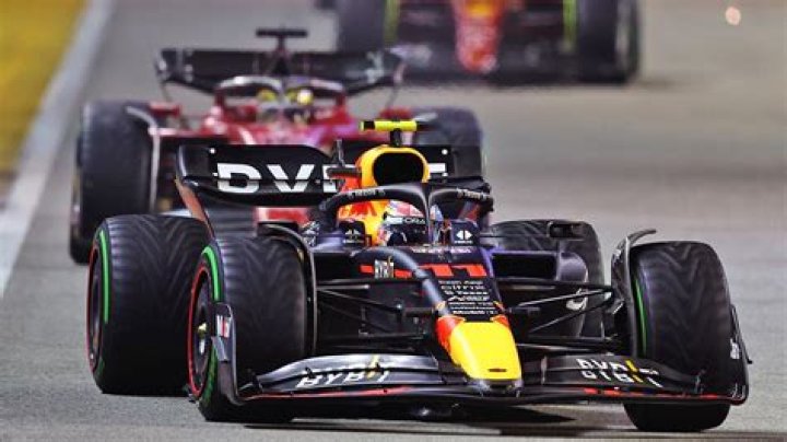 Did Sergio Pérez deserve a harsher penalty? Plus, Lawson’s Singapore GP statement